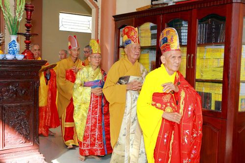 Phật giáo Q.7 bố-tát đầu mùa an cư