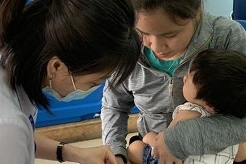Sớm tiêm bổ sung vaccine phòng bạch hầu ở vùng dịch Kon Tum