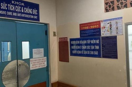 Bé trai 9 tuổi nghi bị mẹ dùng kéo đâm thủng tim đã có thể ăn uống, không dám kể lại sự việc vì sợ
