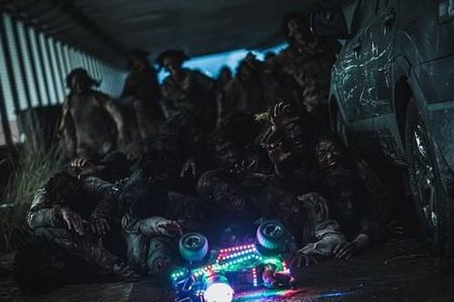 Đoàn phim 'Train To Busan 2' tiết lộ thế giới hậu tận thế sẽ cực khắc nghiệt và hắc ám
