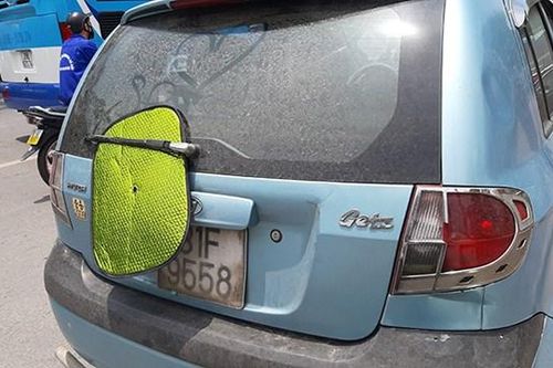 Nhiều taxi, xe máy dùng chiêu trò che biển số tránh 'phạt nguội'