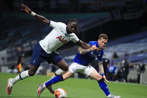 Son Heung-min lần đầu bị thay trước phút 80 dưới thời Mourinho