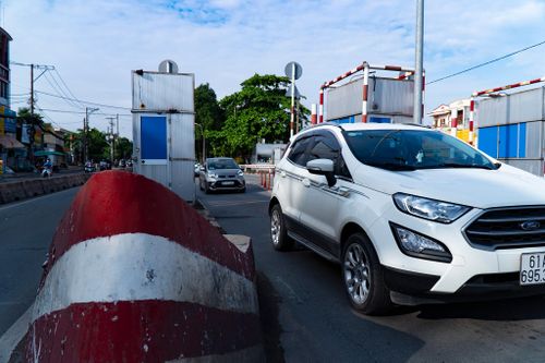 Sắp tháo dỡ trạm thu phí bỏ hoang 5 năm ở TP.HCM