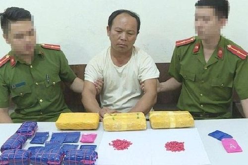 Bắt kẻ vận chuyển 30.000 viên ma túy trong đêm