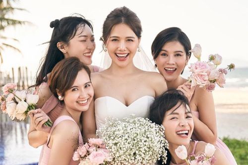 Dàn phù dâu toàn hot girl đời đầu trong lễ cưới Phanh Lee