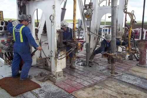 Giá dầu giảm trước sức ép từ diễn biến Covid-19 phức tạp tại Mỹ