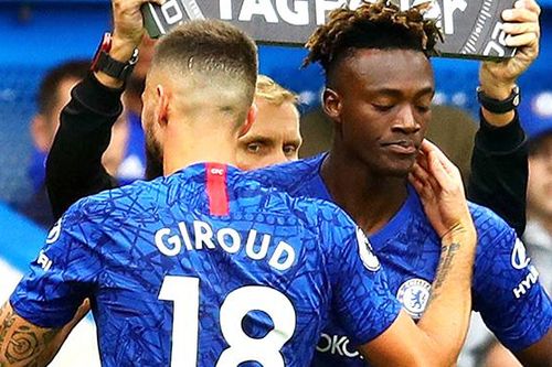Trực tiếp bóng đá Crystal Palace vs Chelsea: Giroud càng khiến Abraham sợ hãi