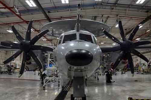 Pháp chi hơn 2 tỷ USD mua sắm máy bay E-2D Advanced Hawkeye