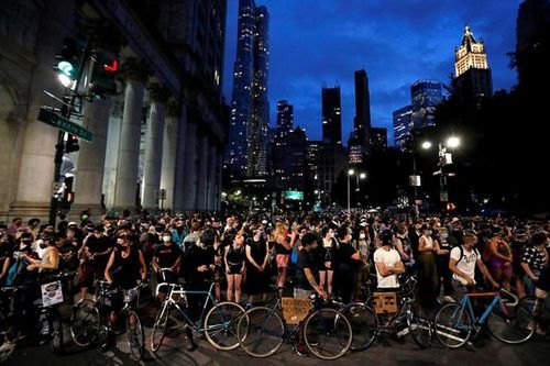 'Cơn ác mộng' ở thành phố New York: COVID-19, biểu tình và chết chóc
