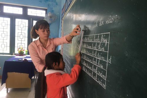 Không kéo dài hợp đồng lao động quá 12 tháng đối với giáo viên, viên chức y tế