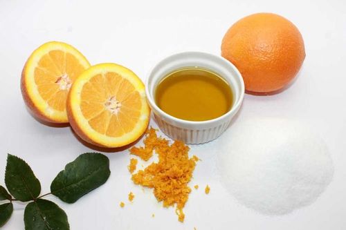 Mẹo tắm trắng an toàn chỉ bằng cỏ cam, muối và mật ong