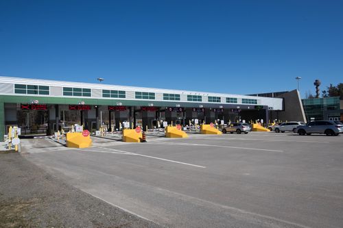 Canada: 81% người dân ủng hộ kéo dài lệnh đóng cửa biên giới với Mỹ