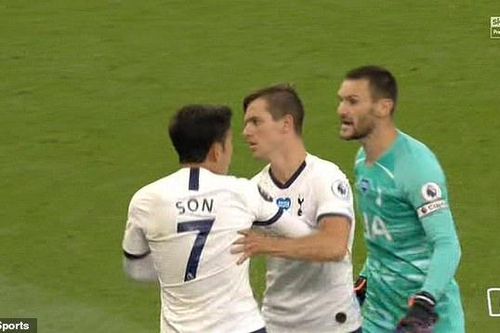 Son Heung-min và Hugo Lloris xô xát ngay trước mặt Jose Mourinho
