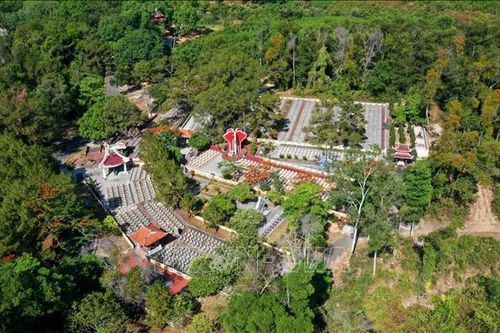 Nghĩa trang Trường Sơn những ngày tháng 7