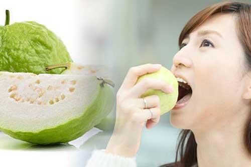 Sai lầm tai hại khi ăn ổi mà rất nhiều người vẫn mắc phải