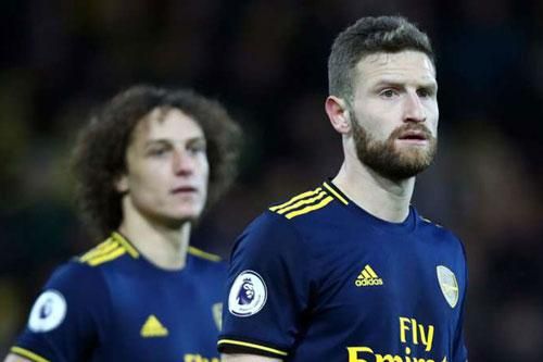 Thủ môn Arsenal: 'Có Luiz và Mustafi, tôi thấy an toàn hơn'