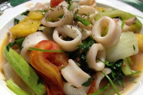 Xào mực giòn 'sừn sựt' cứ cho thêm thứ này vào, đảm bảo ngon ngọt gấp đôi mà không sợ ra nước