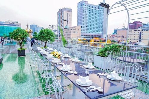 Hương vị mới Rooftop Garden Bar tháng 7