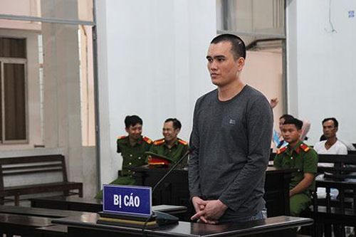 Đâm chết người vì nghe em mách có người đòi đánh
