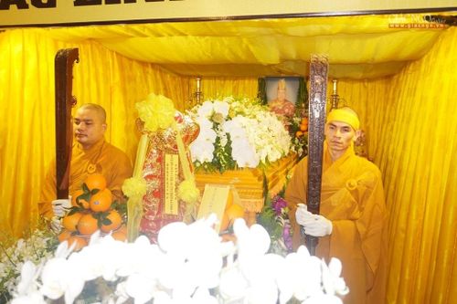BTS Phật giáo TP.HCM viếng tang HT.Thích Minh Nghĩa