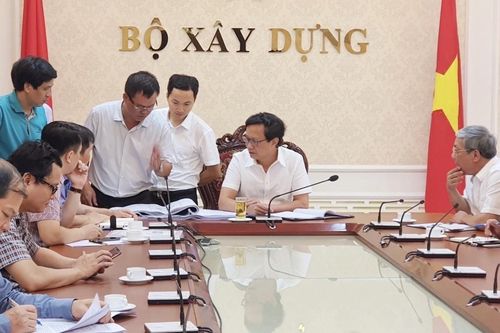 Thứ trưởng Nguyễn Đình Toàn làm việc với trường Đại học Kiến trúc Hà Nội