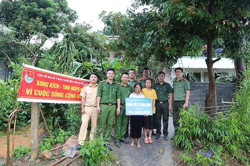 Hỗ trợ sửa chữa nhà ở cho gia đình có hoàn cảnh khó khăn