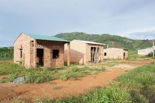 10 năm không hoàn thành khu tái định cư, dân sống khổ sở từng ngày