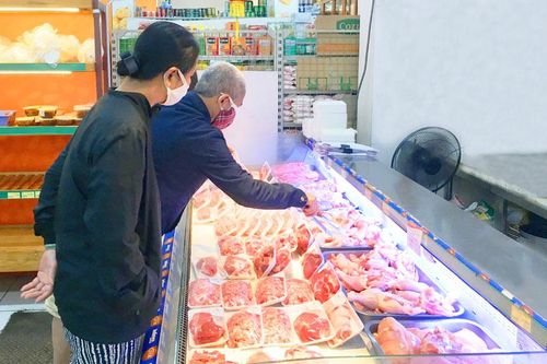Giá thịt lợn hơi và đông lạnh đều ở mức cao