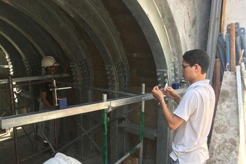Thí điểm đục thông vòm cầu đợt 2 đường dẫn phía Nam cầu Long Biên
