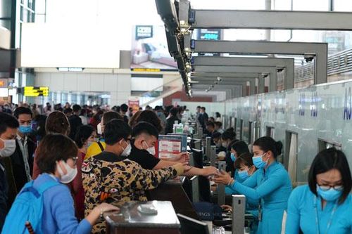 Không được hủy chuyến, dồn chuyến, đổi giờ bay vì lý do chủ quan