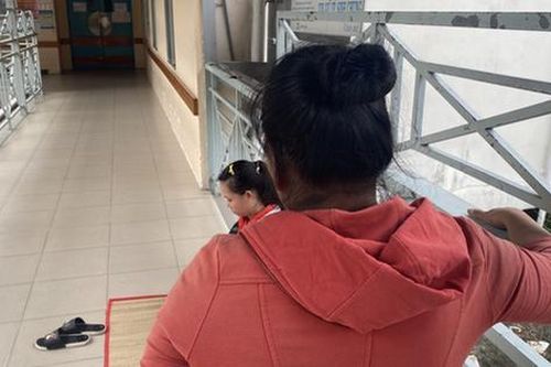Lời nói đầu tiên sau khi tỉnh lại của bé trai 9 tuổi nghi bị mẹ dùng kéo đâm thủng tim