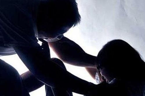 Hải Dương: Điều tra nhóm thanh niên thay nhau hiếp dâm bé gái