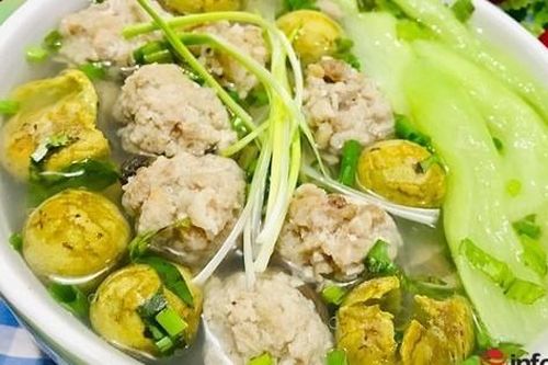 Cách nấu canh chua thịt viên với quả sấu giúp ngon cơm ngày nóng