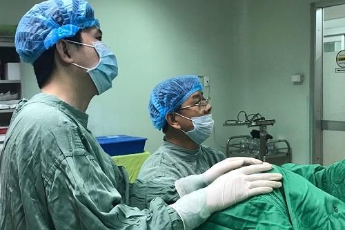 Cụ ông 101 tuổi 'thoát' bí tiểu