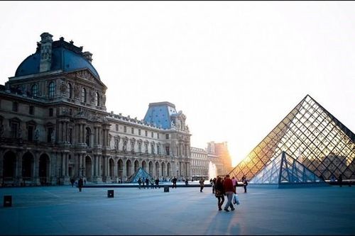 Bảo tàng Louvre mở cửa trở lại sau 4 tháng đóng cửa