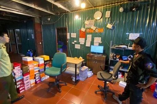 Phát hiện kho hàng giả 'khủng' được bán công khai trên Facebook