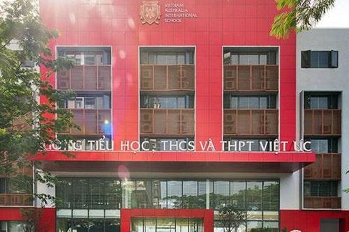 Trường Việt Úc bất đồng học phí với phụ huynh, học sinh gánh hậu quả