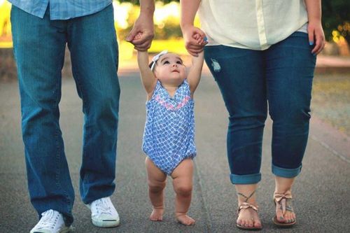 Chán yêu đương và kết hôn, người Mỹ thích sinh con với người lạ