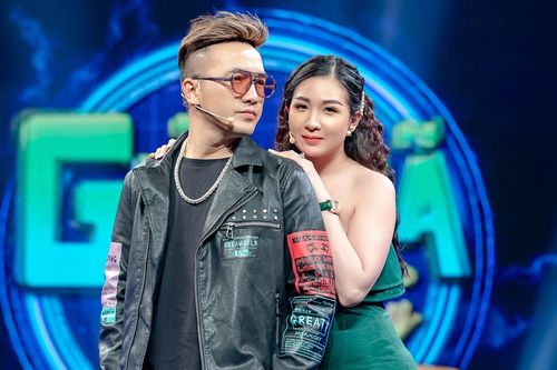 Dương Ngọc Thái kể về cuộc sống với vợ kém 12 tuổi