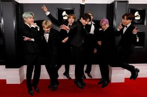 BTS là những chàng trai bất chấp tất cả để thắng game