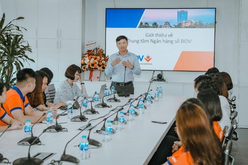 Ngân hàng số - cơ hội việc làm đầy hấp dẫn cho sinh viên ngành Tài chính Ngân hàng