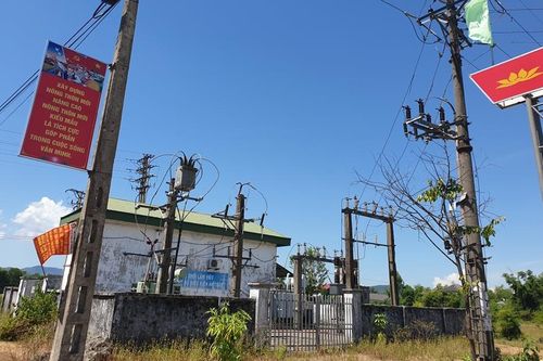 Đình chỉ công tác 8 người liên quan vụ việc nhân viên điện lực bị phóng điện bỏng nặng