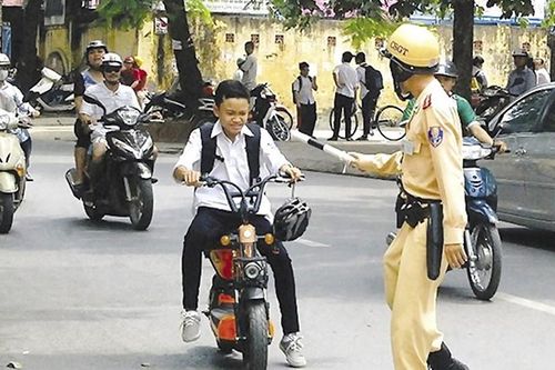 Bỏ quy định người điều khiển xe đạp điện, xe máy điện phải có bằng lái hạng A0