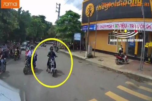 Đi sai làn, 'nữ ninja' xe đạp điện lì lợm mắng tài xế container