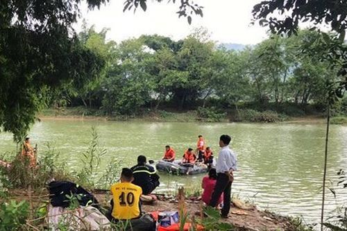 Qua sông giao lưu với bạn câu, người đàn ông chết thương tâm