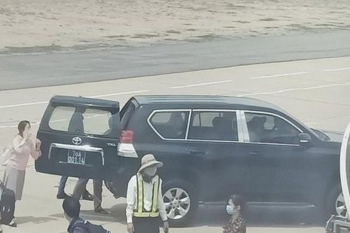 Giá thị trường của xe Toyota Land Cruiser Prado là bao nhiêu?