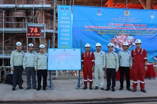 Công đoàn DQS tổ chức lễ phát động thi đua bàn giao giàn khoan Đại Hùng 01