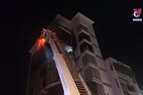 Cháy tòa nhà cao tầng trong đêm tại Đà Nẵng