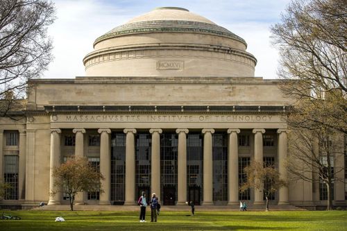 Đại học Harvard và MIT khởi kiện chính quyền Mỹ về chính sách mới đối với sinh viên quốc tế