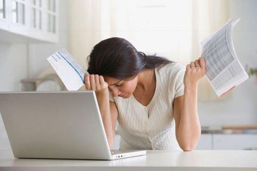 Chồng 'ôm' nợ về nhà, vợ có phải trả không?